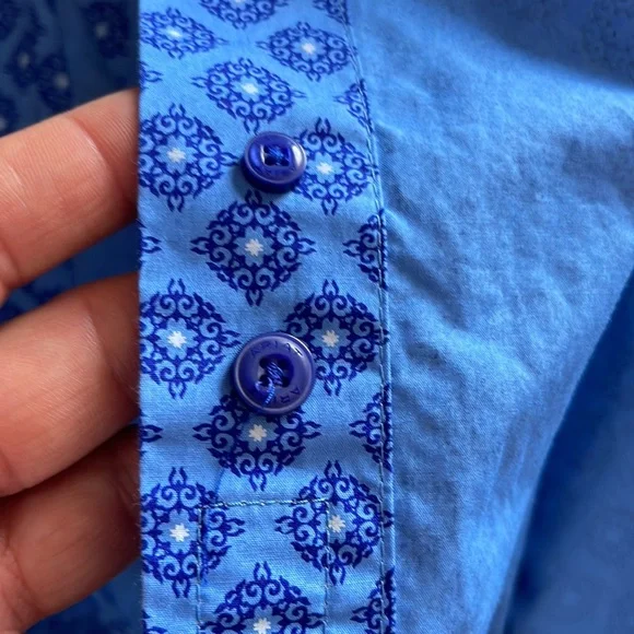 LIKE NEW ARIAT LONG SLEEVE SHIRT. Size L. Blue. EXCELLENT CONDITION. - Picture 10 of 12